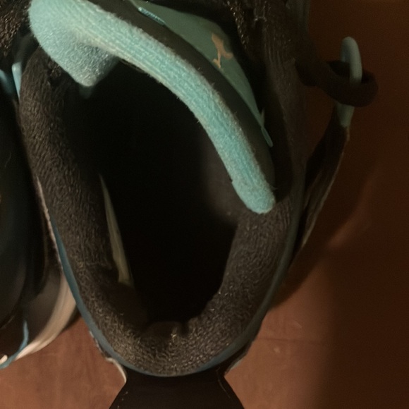 Air Jordan 4s no creases only wore a couple times size 4!! Make a offer!!! - Picture 7 of 11